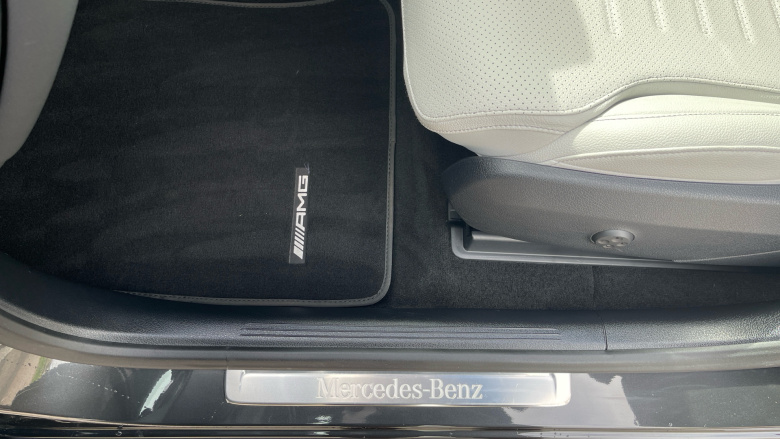 Mercedes-Benz GLC 300e 4Matic AMG Line 5dr 9G-Tronic Estate